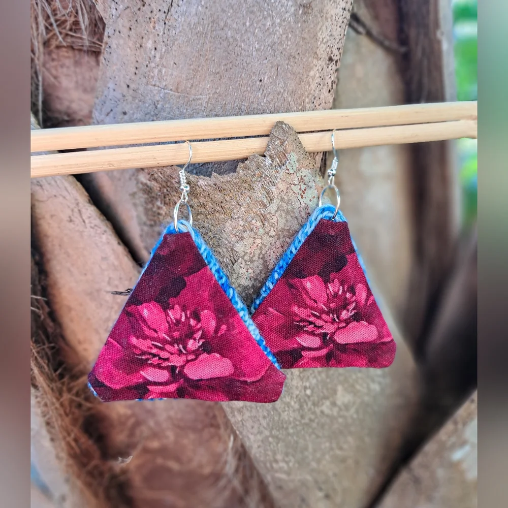 Triangle Knit Earrings Blue Hand Dyed Yarn Red Floral Cotton - Picture 11 of 11